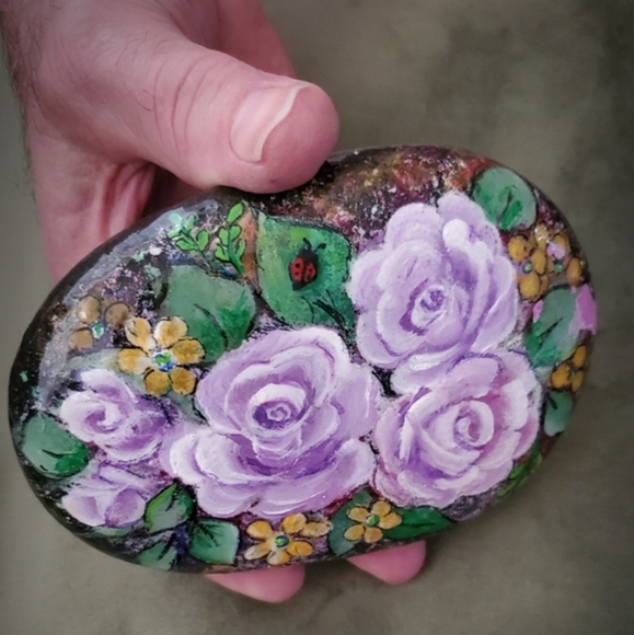 Hand Painted Lavender Roses on Natural Rock, Large rock of roses and ladybug - Picture 2 of 5